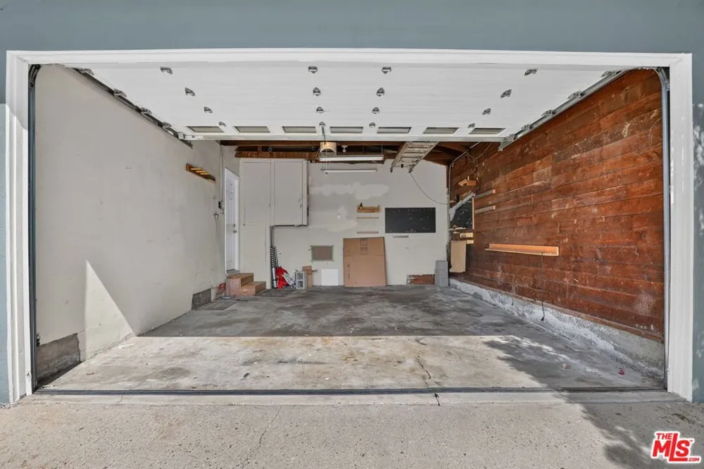 5551 Arch Crest Drive Los Angeles, CA 90043