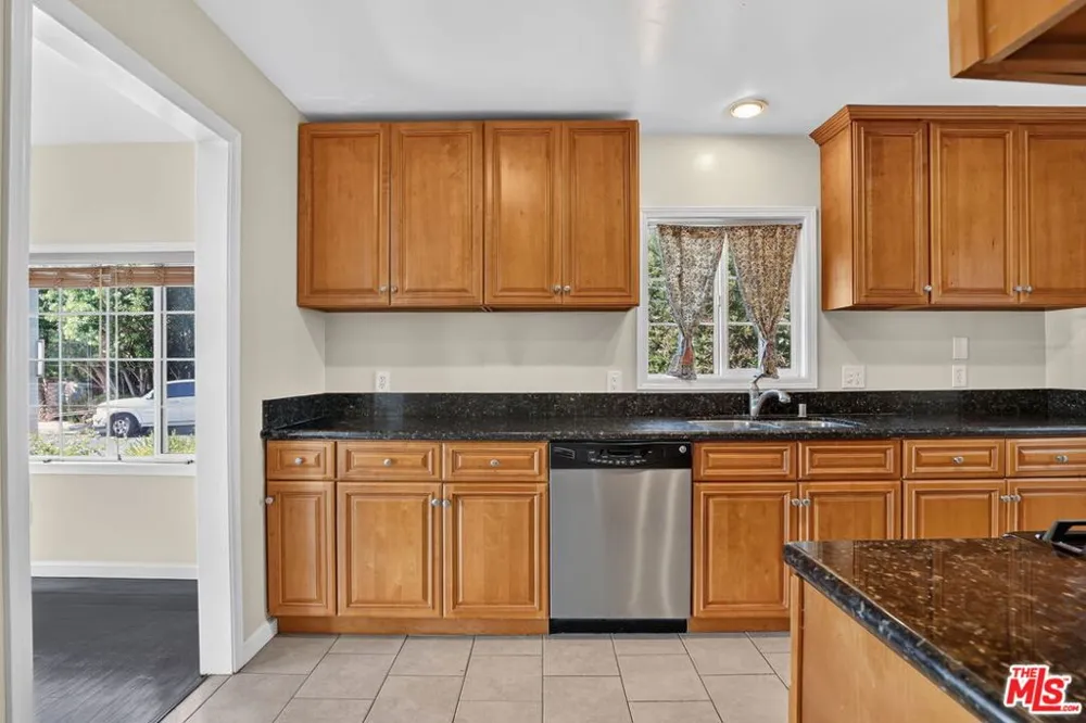 5551 Arch Crest Drive Los Angeles, CA 90043