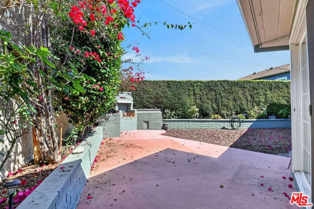5551 Arch Crest Drive Los Angeles, CA 90043