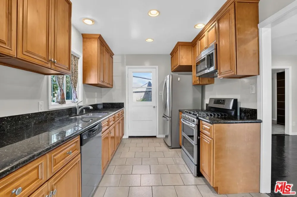 5551 Arch Crest Drive Los Angeles, CA 90043