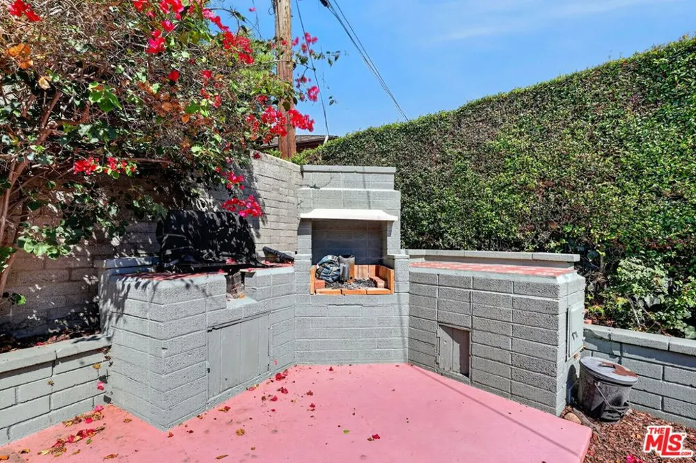 5551 Arch Crest Drive Los Angeles, CA 90043