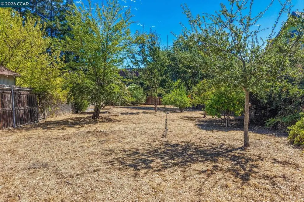 2180 Hillside Ave Walnut Creek, CA 94597