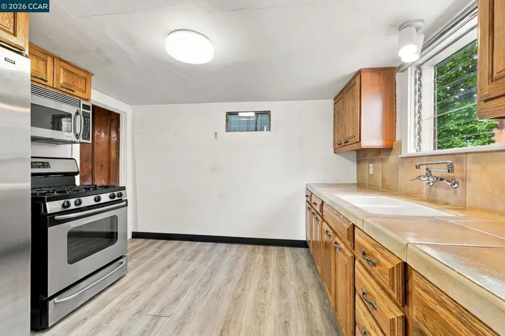 2180 Hillside Ave Walnut Creek, CA 94597