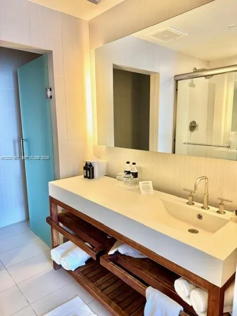 3101 Bayshore Dr #1208 Fort Lauderdale, FL 33304