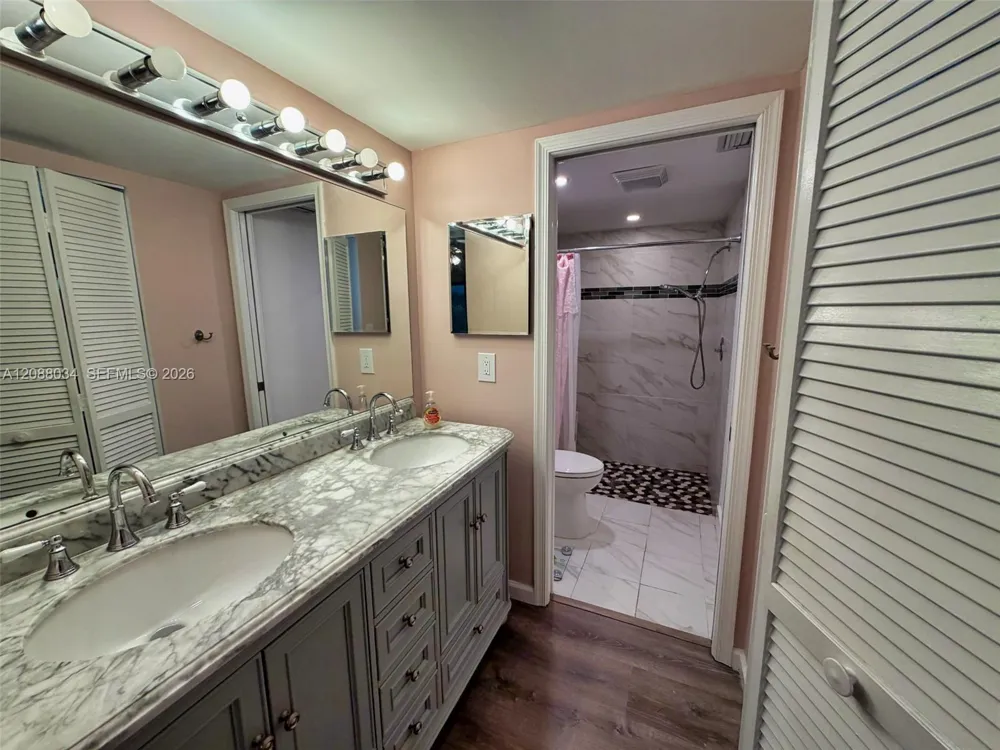 8460 Shadow Ct #1-4 Coral Springs, FL 33071