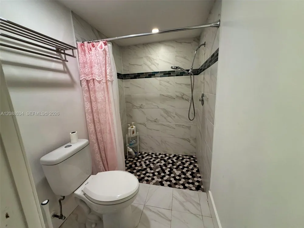 8460 Shadow Ct #1-4 Coral Springs, FL 33071