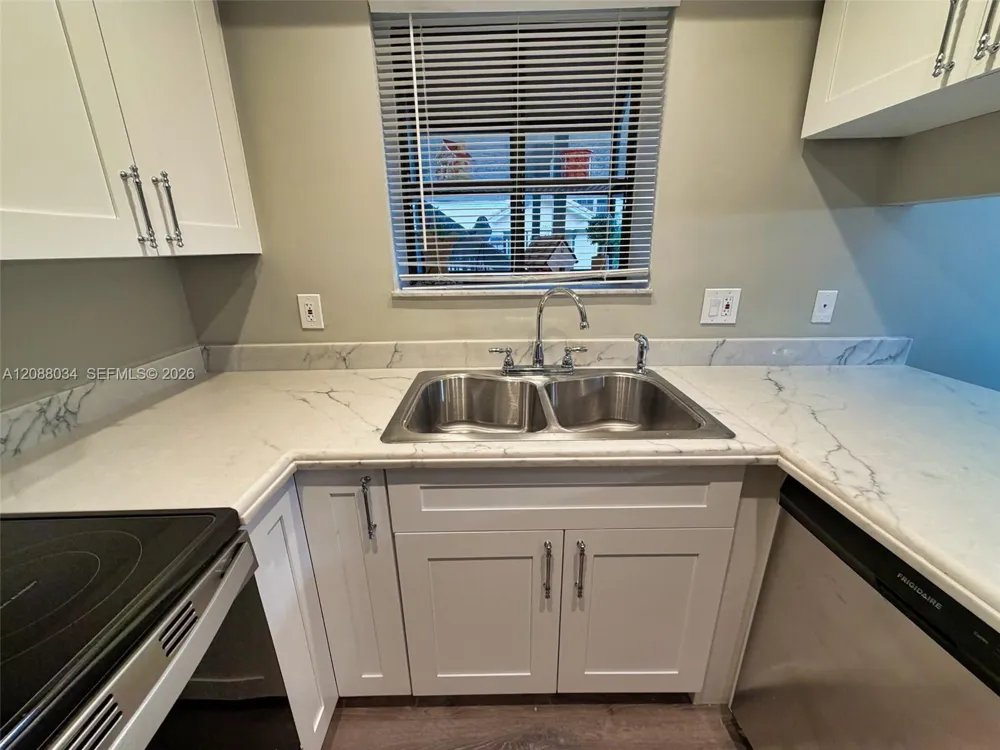 8460 Shadow Ct #1-4 Coral Springs, FL 33071