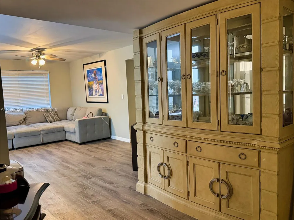 8460 Shadow Ct #1-4 Coral Springs, FL 33071