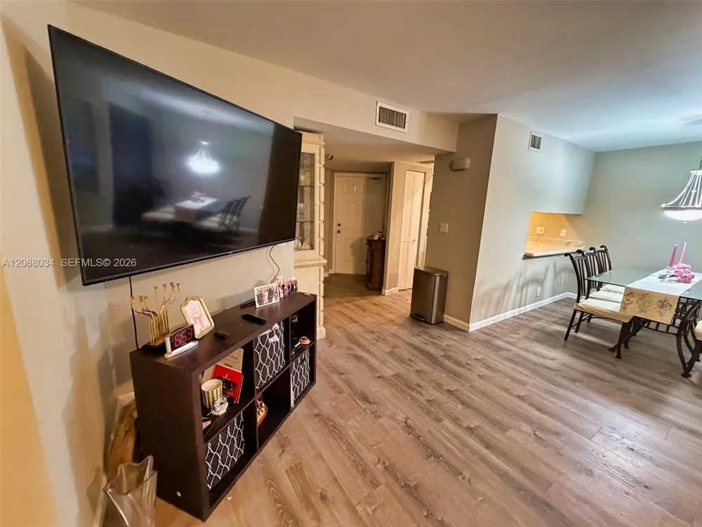 8460 Shadow Ct #1-4 Coral Springs, FL 33071