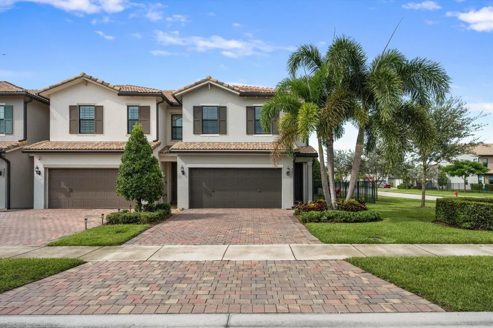 8221 Cinch Way Lake Worth, FL 33467