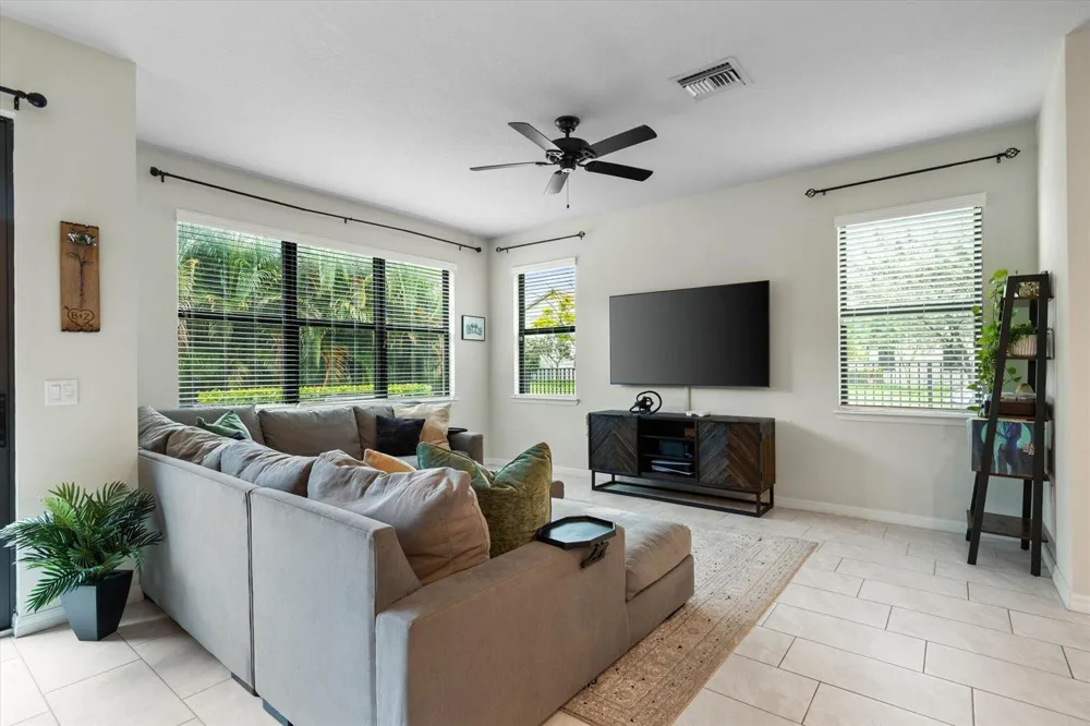 8221 Cinch Way Lake Worth, FL 33467
