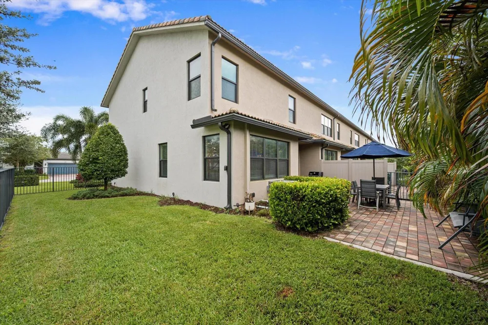 8221 Cinch Way Lake Worth, FL 33467