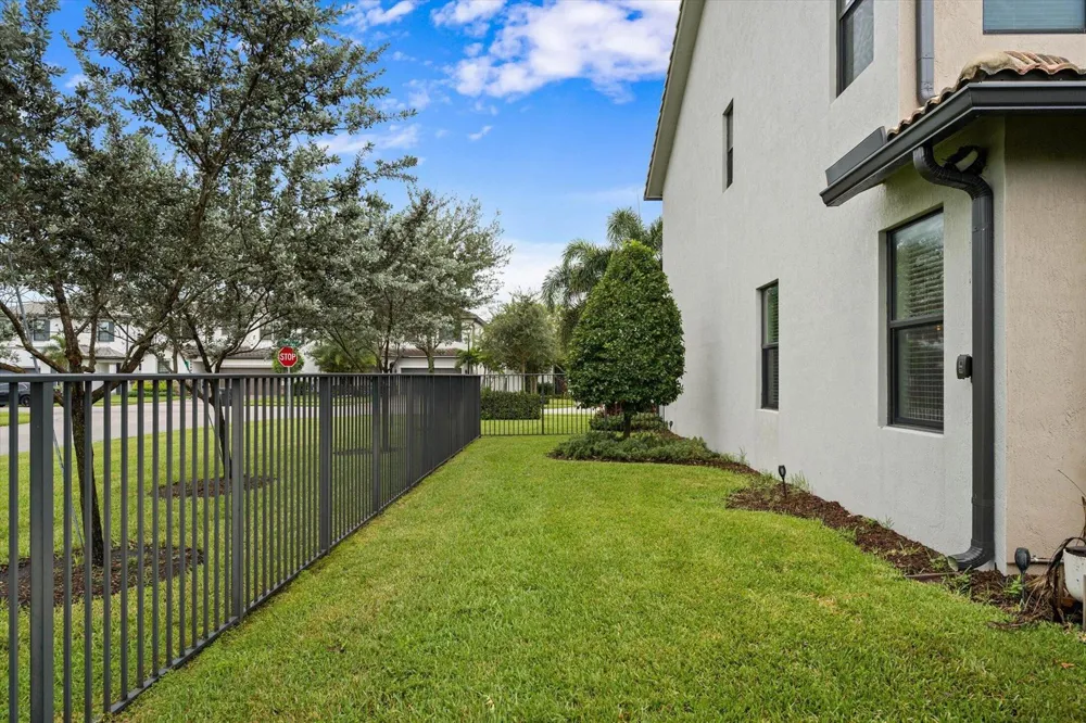 8221 Cinch Way Lake Worth, FL 33467