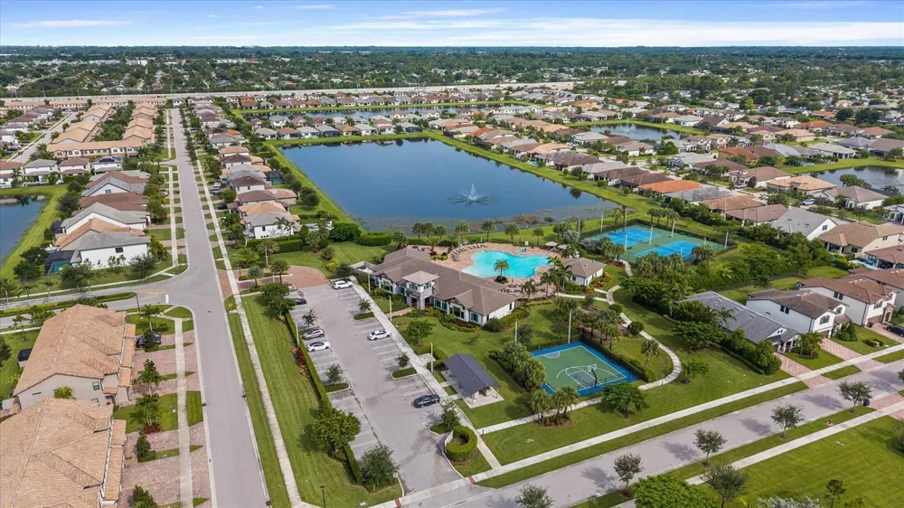 8221 Cinch Way Lake Worth, FL 33467