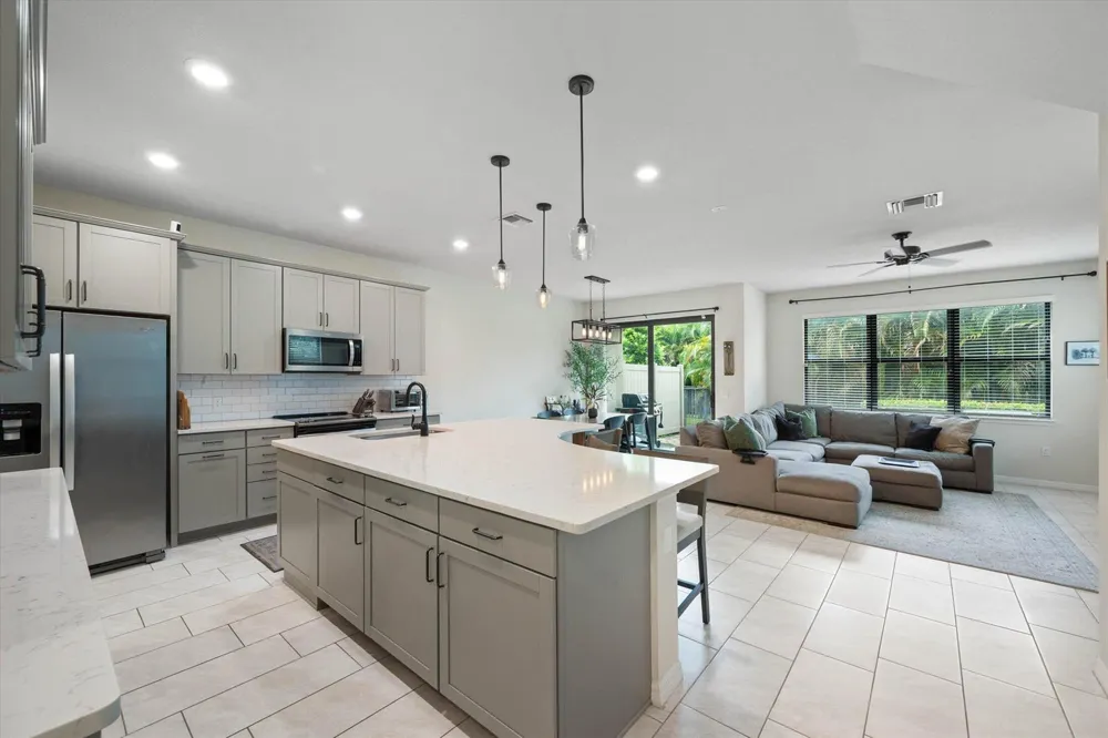 8221 Cinch Way Lake Worth, FL 33467