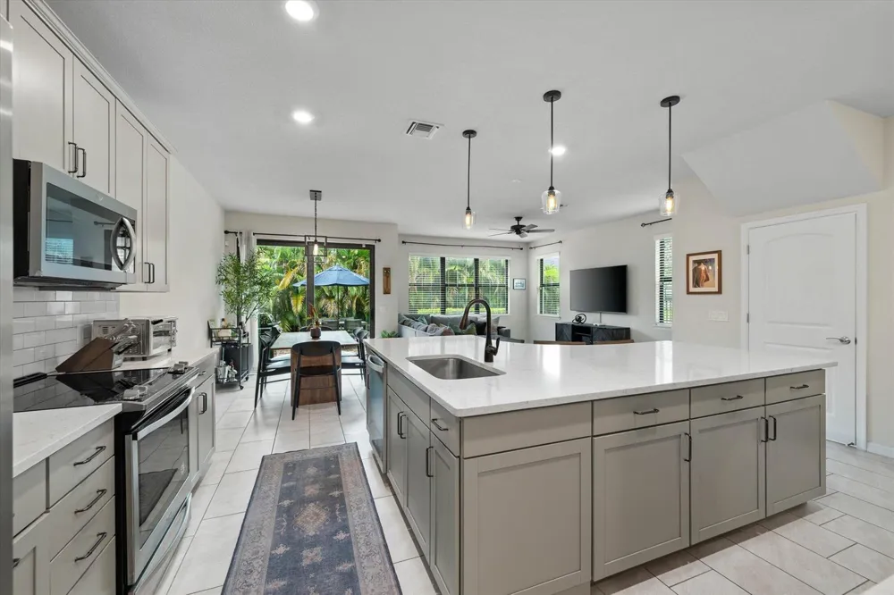 8221 Cinch Way Lake Worth, FL 33467