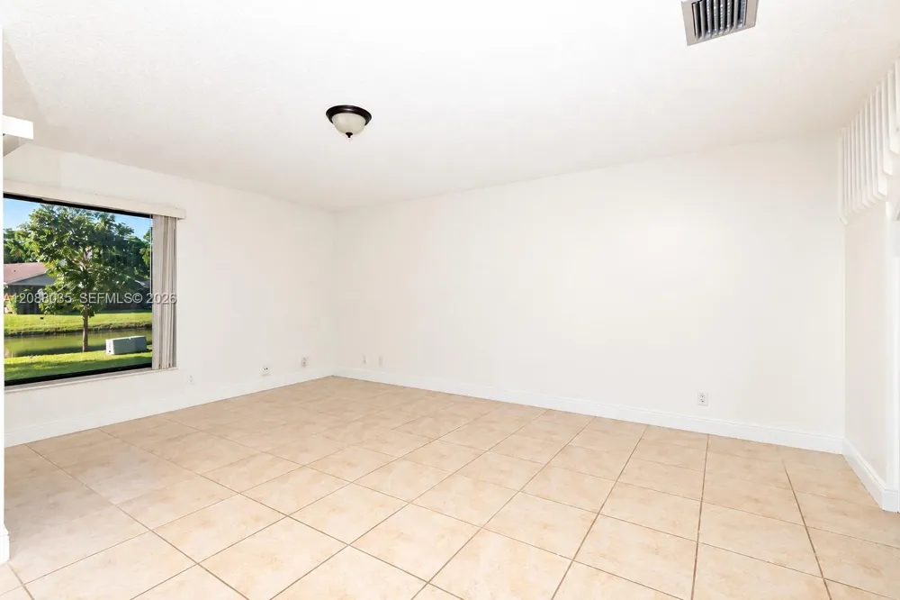 4755 NW 30th St Coconut Creek, FL 33063