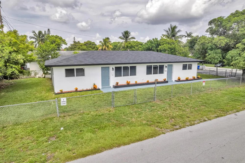 800802 SW 6th Court #800-802 Pompano Beach, FL 33060