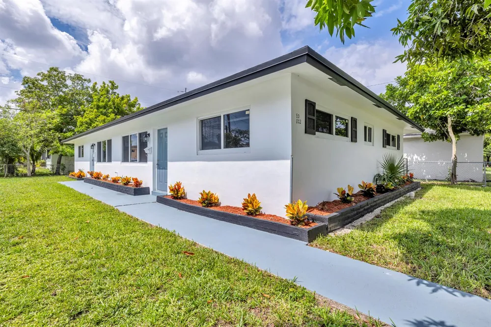 800802 SW 6th Court #800-802 Pompano Beach, FL 33060