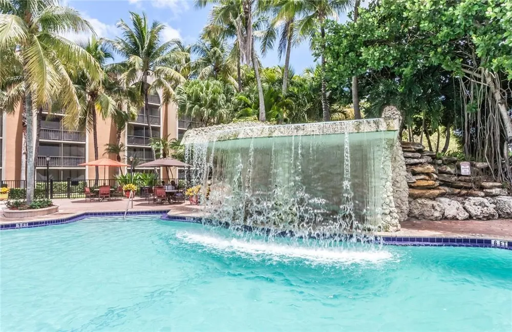 19455 NE 10 AVENUE #2-521 North Miami Beach, FL 33179