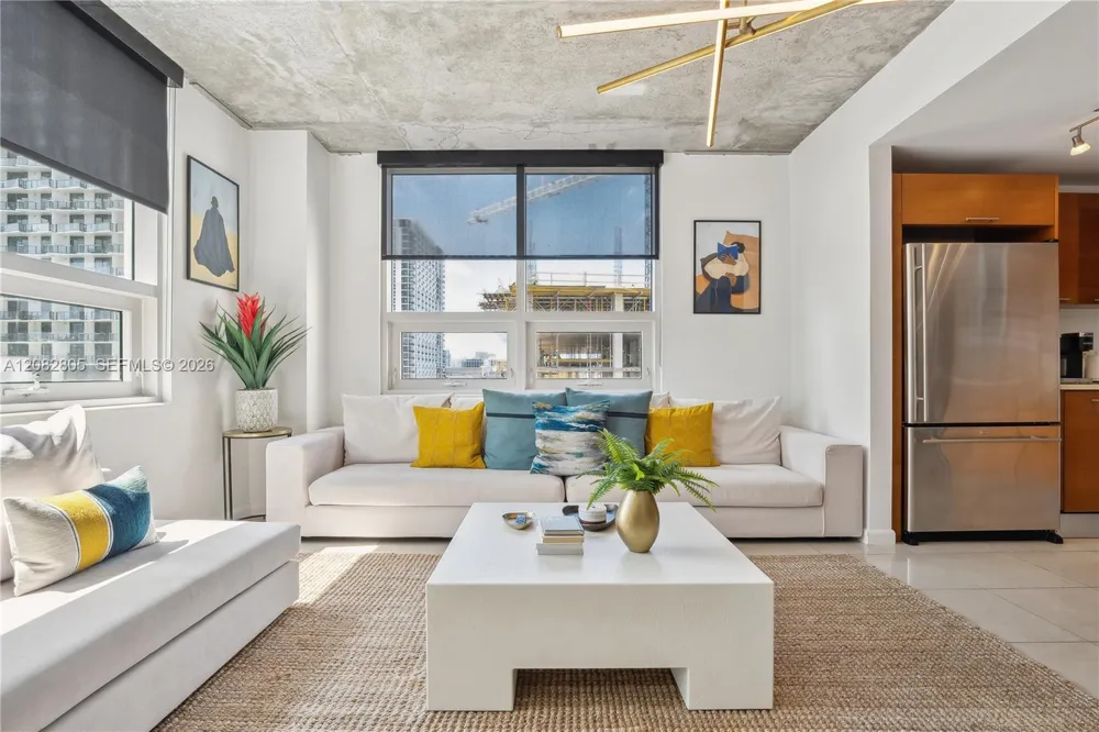 3250 NE 1st Ave #616 Miami, FL 33137