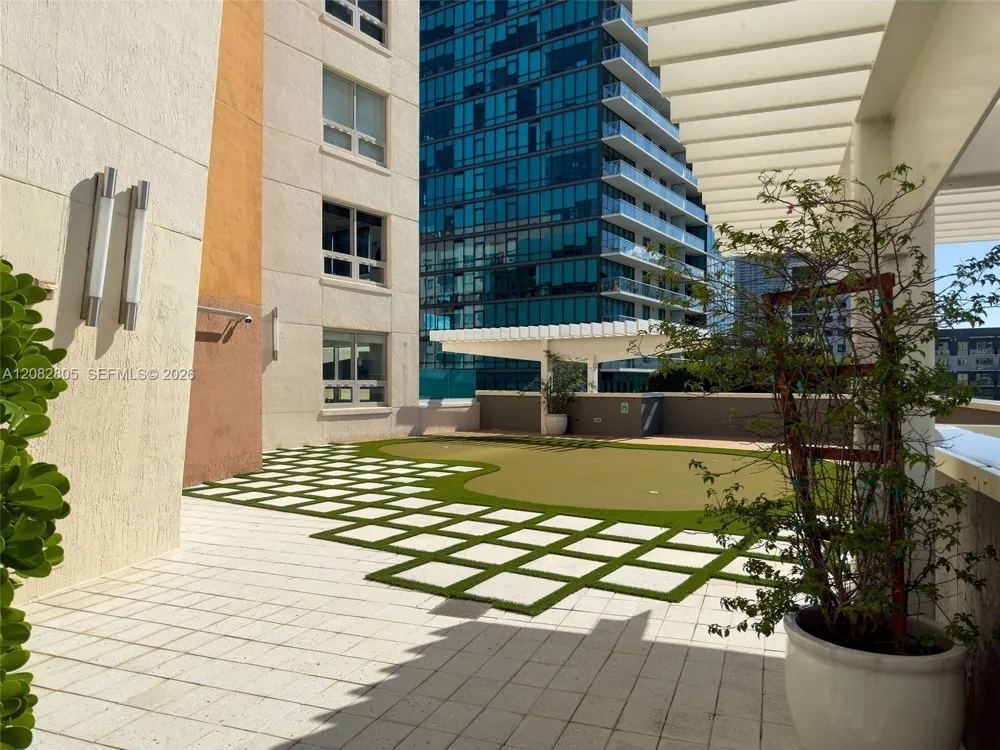 3250 NE 1st Ave #616 Miami, FL 33137