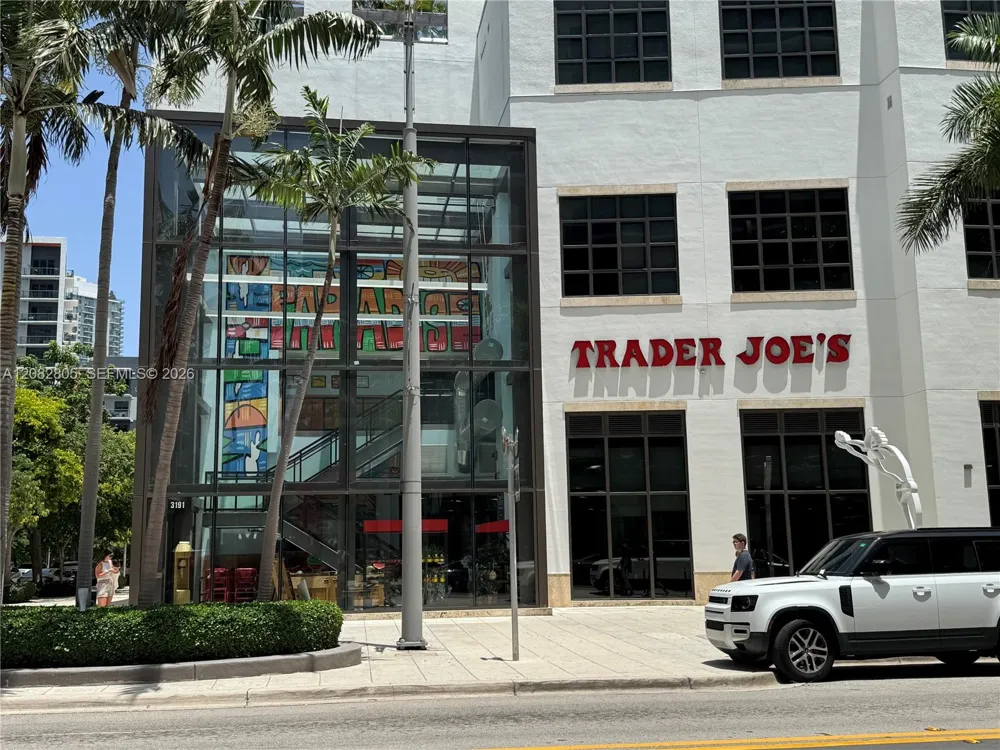 3250 NE 1st Ave #616 Miami, FL 33137