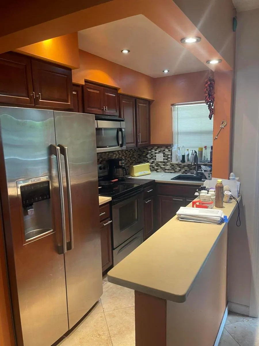 1700 Cleveland Street #Apt 204 Hollywood, FL 33020