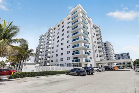 1701 S OCEAN DRIVE #902