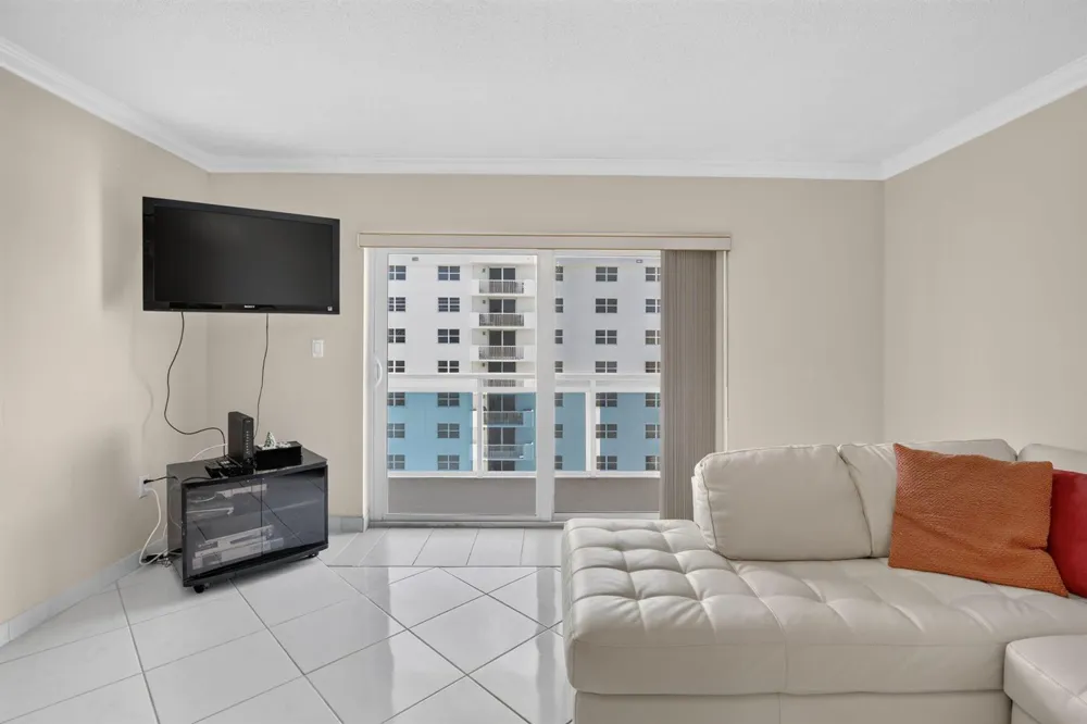 1701 S OCEAN DRIVE #902 Hollywood, FL 33019