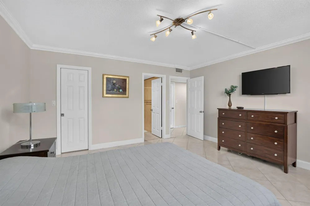 1701 S OCEAN DRIVE #902 Hollywood, FL 33019