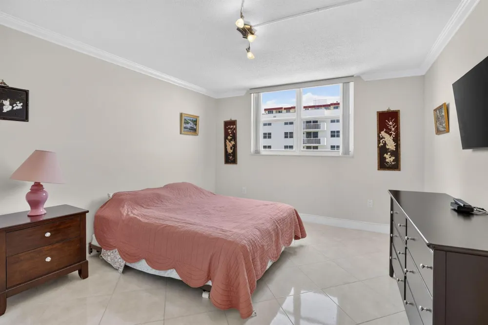 1701 S OCEAN DRIVE #902 Hollywood, FL 33019