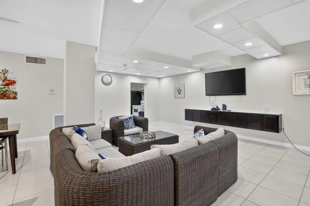 1701 S OCEAN DRIVE #902 Hollywood, FL 33019