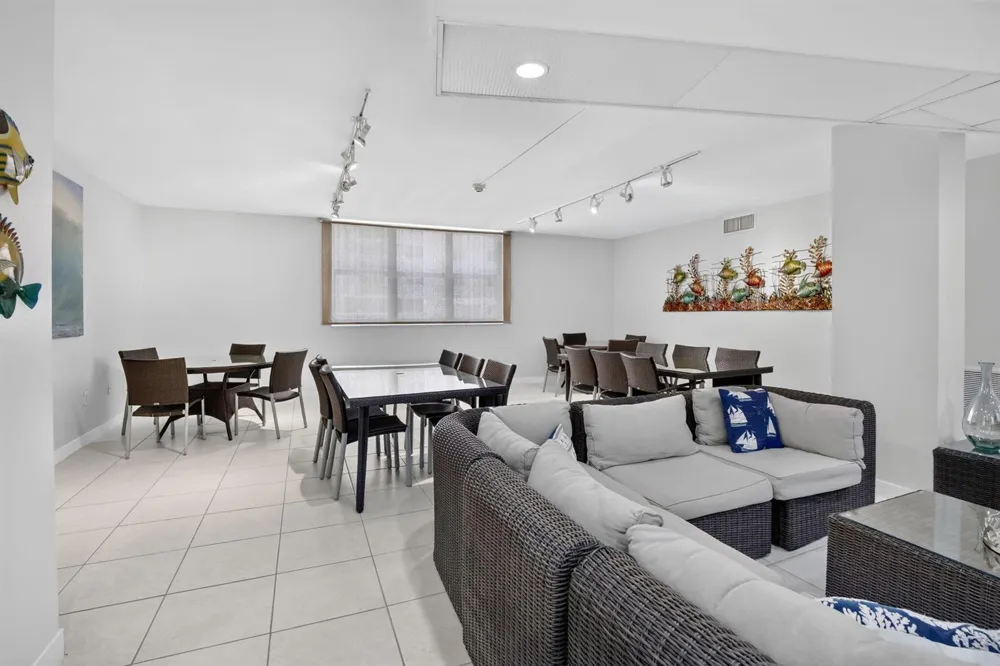 1701 S OCEAN DRIVE #902 Hollywood, FL 33019