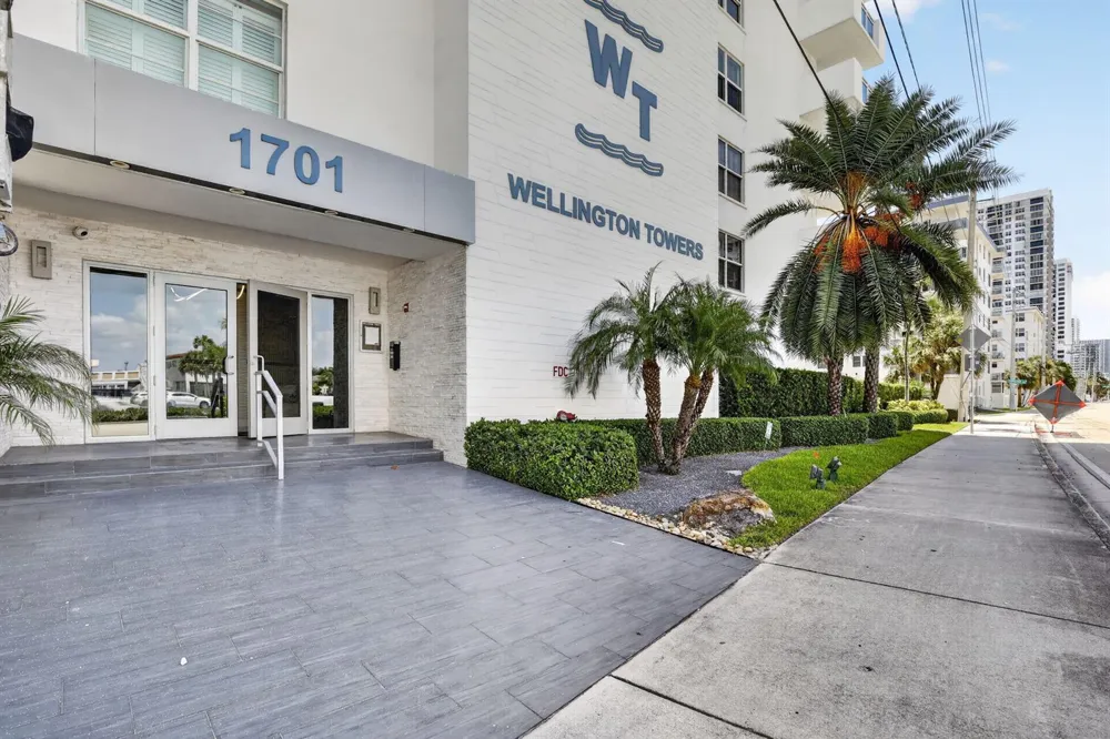 1701 S OCEAN DRIVE #902 Hollywood, FL 33019
