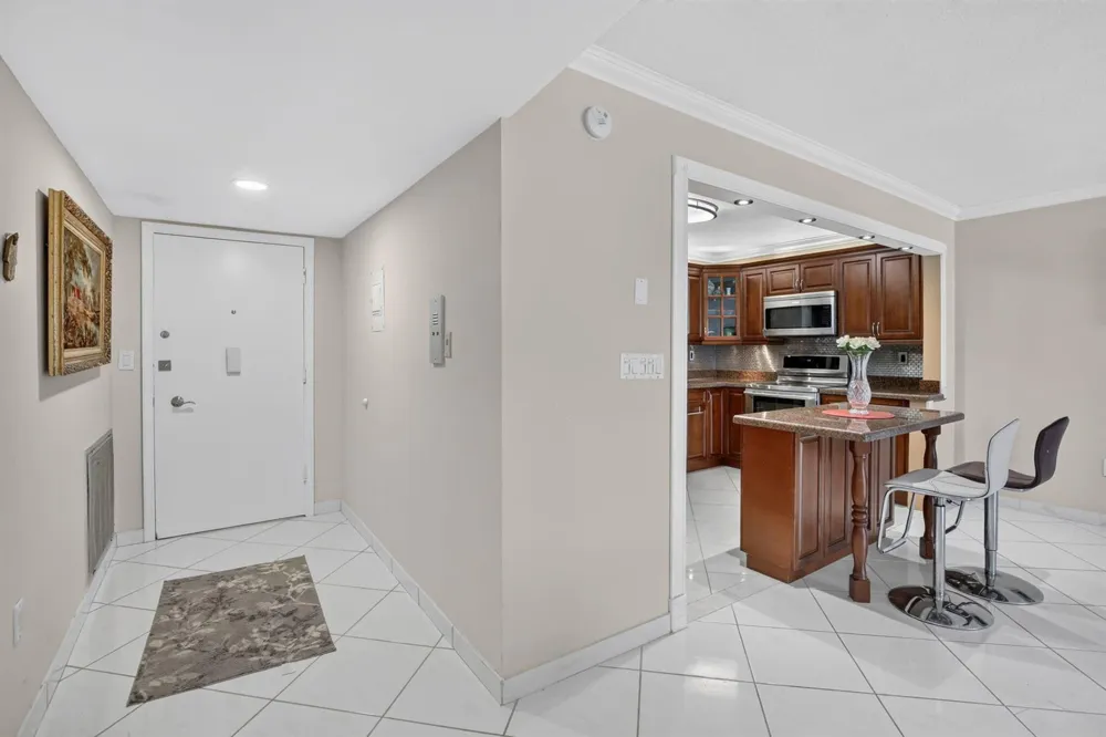 1701 S OCEAN DRIVE #902 Hollywood, FL 33019