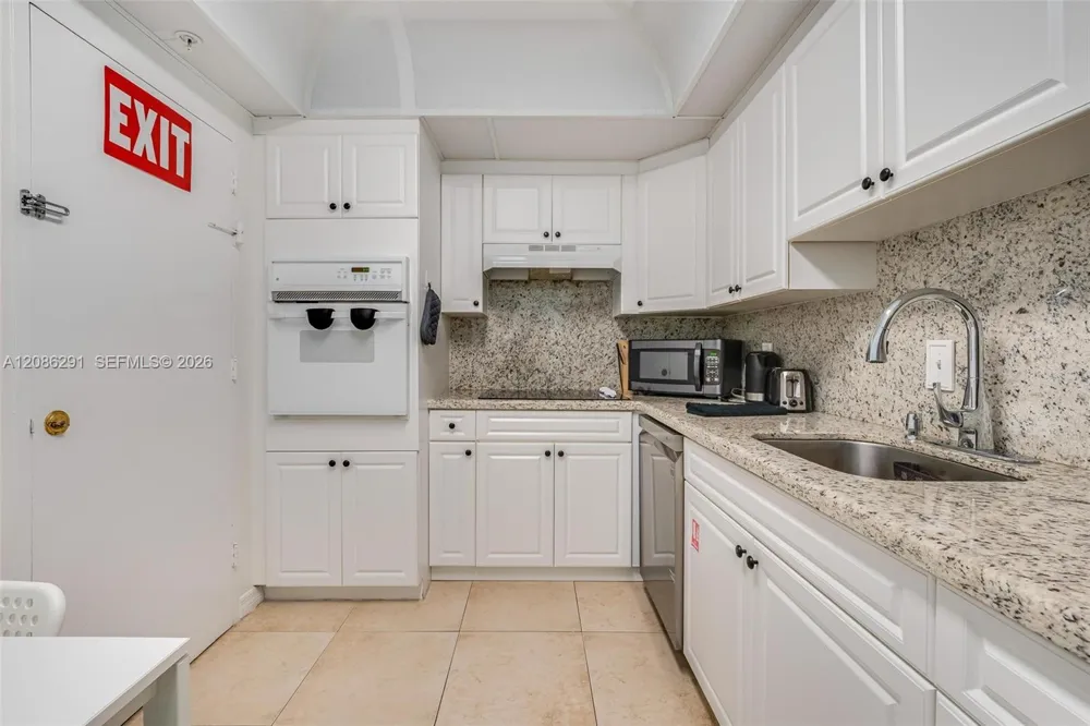 3801 S Ocean Dr #9T Hollywood, FL 33019