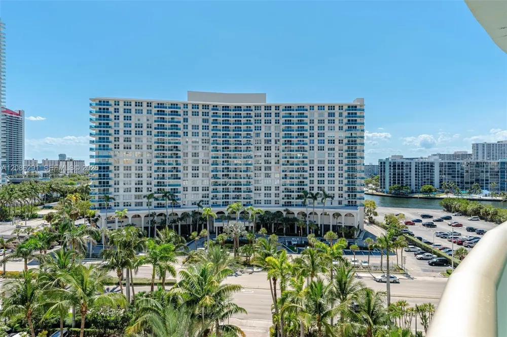 3801 S Ocean Dr #9T Hollywood, FL 33019