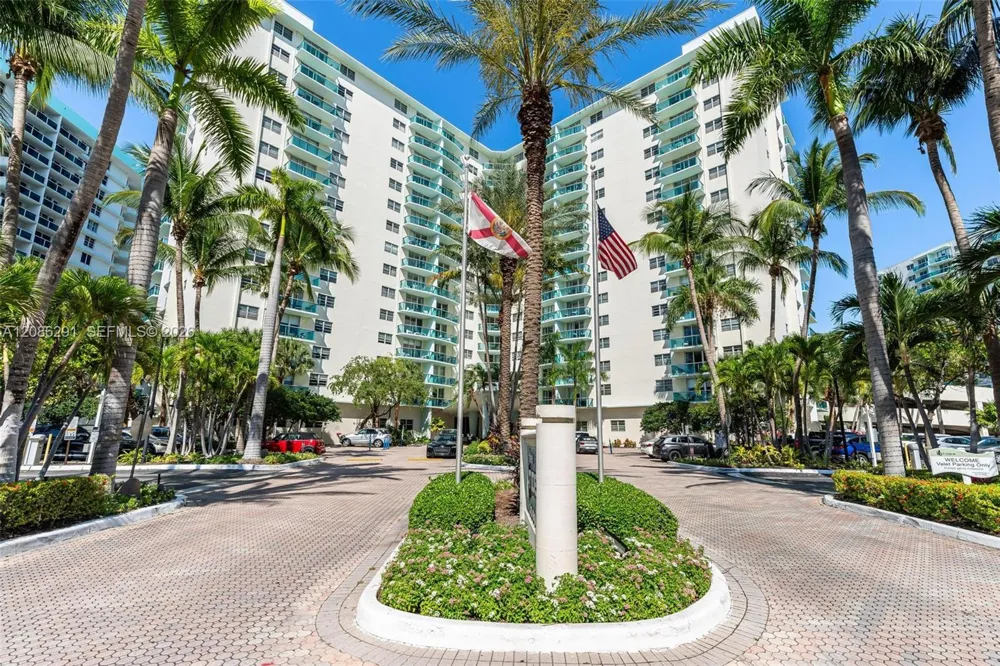3801 S Ocean Dr #9T Hollywood, FL 33019