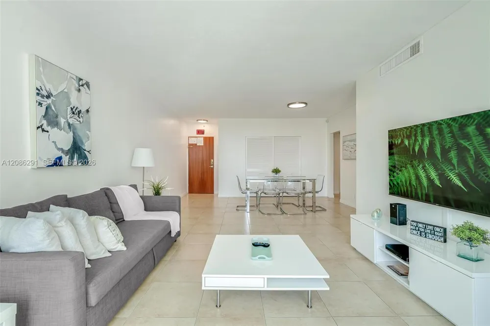 3801 S Ocean Dr #9T Hollywood, FL 33019
