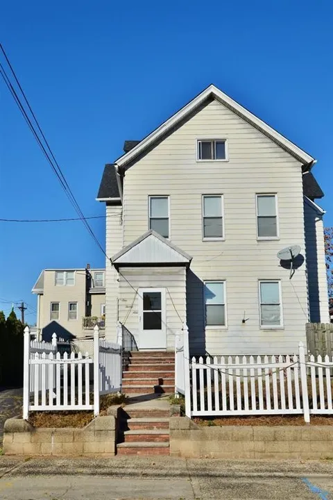 127-129 WEST 3RD ST