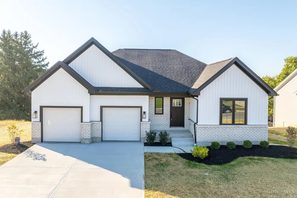 1319 Peregrine Way Hamilton, OH 45013