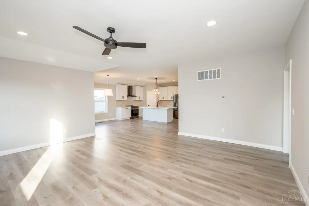 1319 Peregrine Way Hamilton, OH 45013