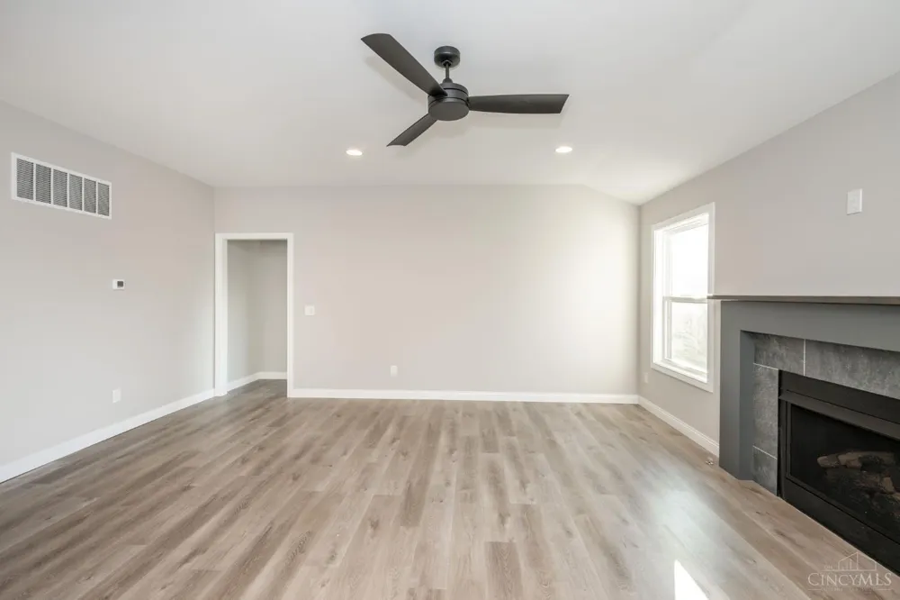 1319 Peregrine Way Hamilton, OH 45013