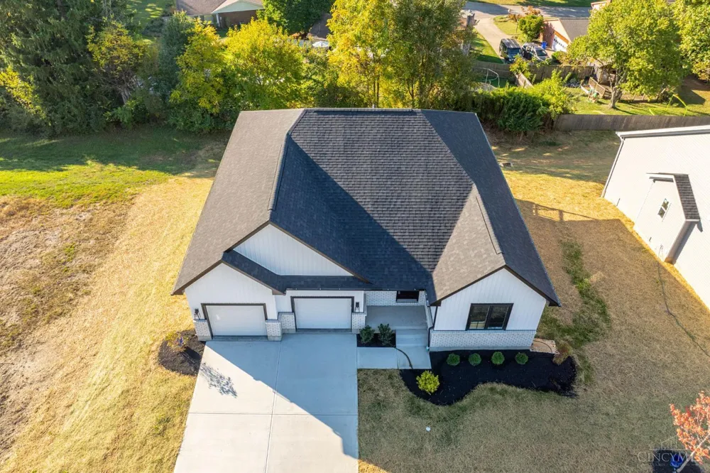 1319 Peregrine Way Hamilton, OH 45013