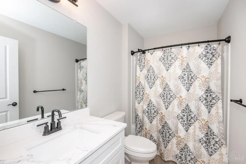 1319 Peregrine Way Hamilton, OH 45013