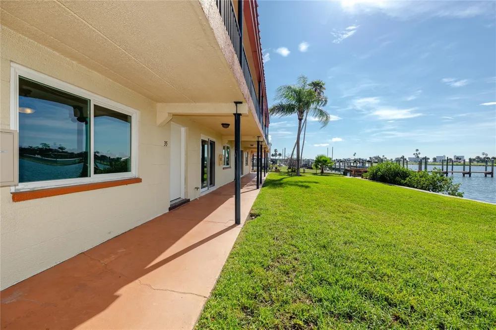 10379 PARADISE BOULEVARD #35 Treasure Island, FL 33706