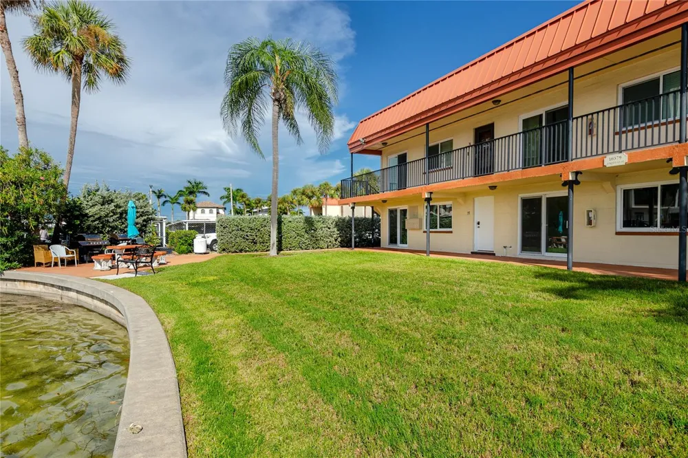 10379 PARADISE BOULEVARD #35 Treasure Island, FL 33706