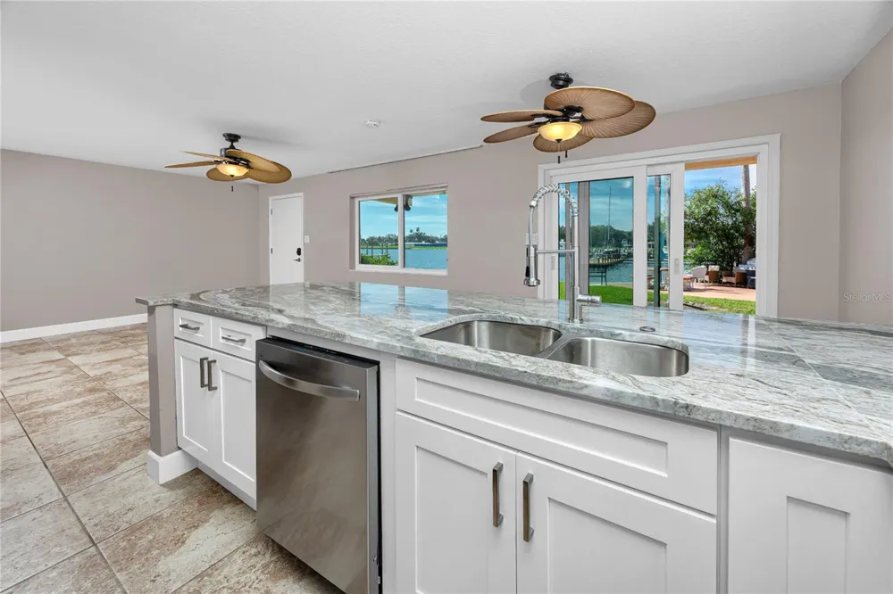 10379 PARADISE BOULEVARD #35 Treasure Island, FL 33706