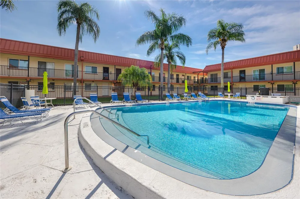 10379 PARADISE BOULEVARD #35 Treasure Island, FL 33706
